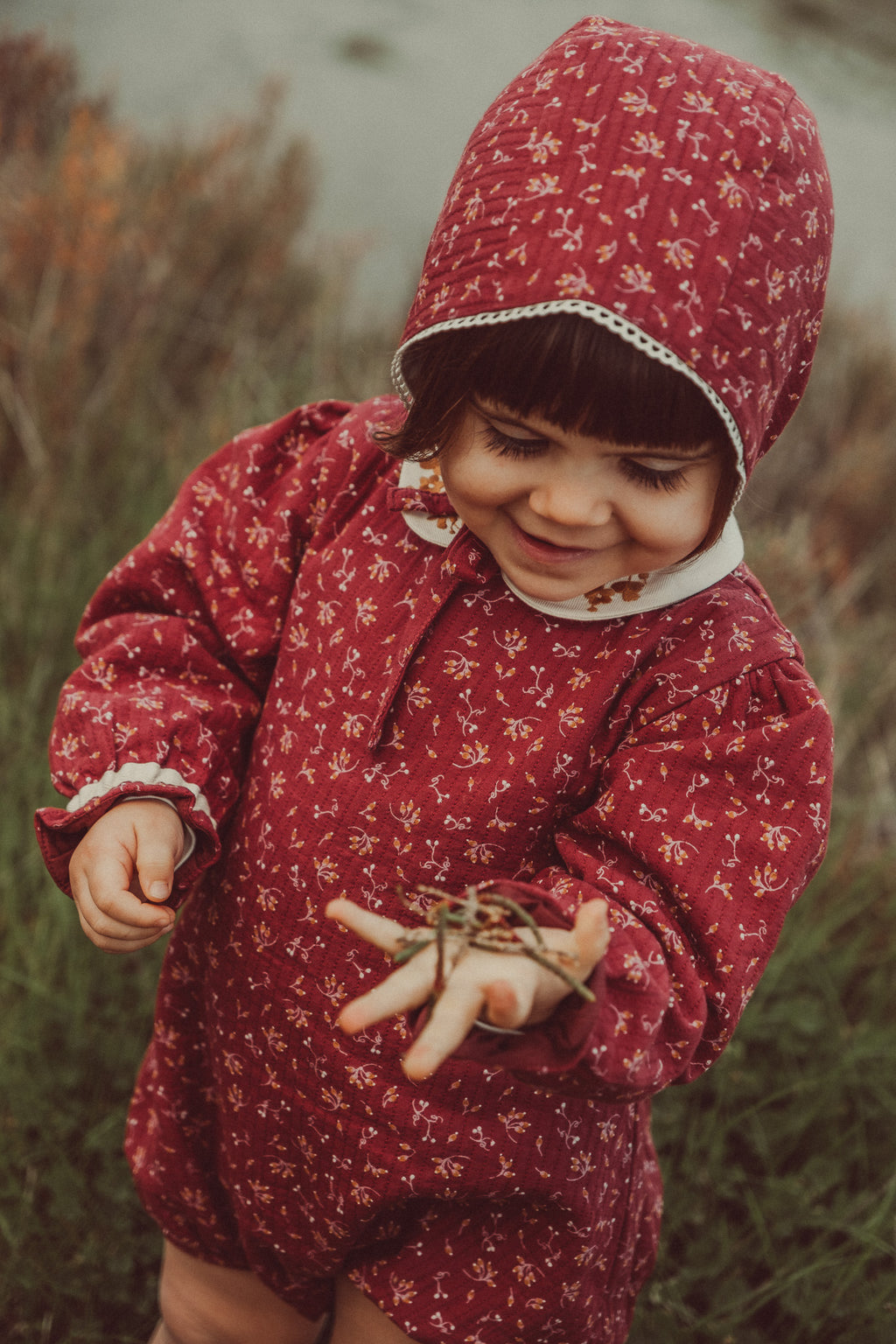 Silvina Reversible Bonnet Granate Flowers