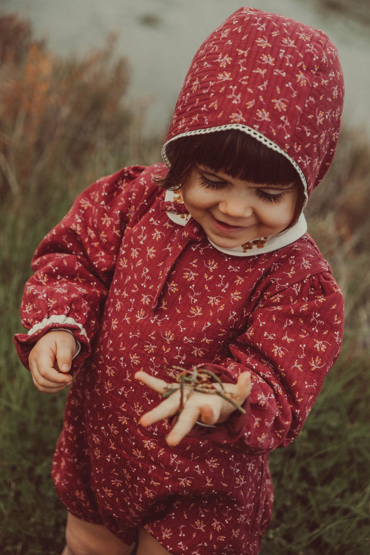 Silvina Reversible Bonnet Granate Flowers
